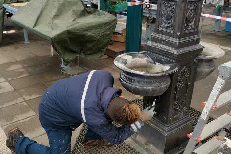 LIČENJE JAVNE SLAVINE