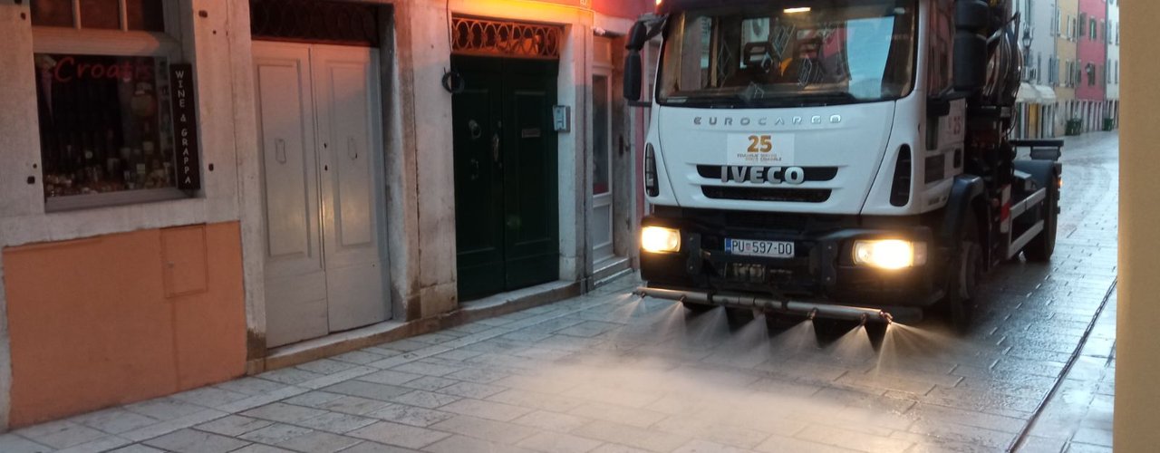 Pranje gradskih površina i ulica starogradske jezgre