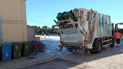 PRANJE SPREMNIKA ZA OTPAD U GRADSKOJ JEZGRI