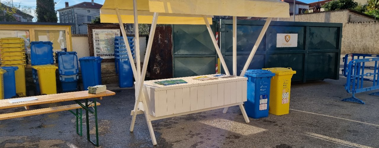 PODJELA SPREMNIKA ZA ODVOJENO SAKUPLJANJE - ROVINJSKO SELO