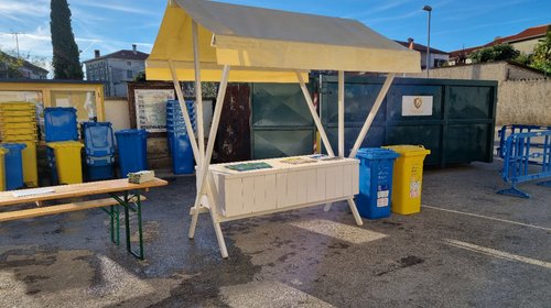 PODJELA SPREMNIKA ZA ODVOJENO SAKUPLJANJE - ROVINJSKO SELO