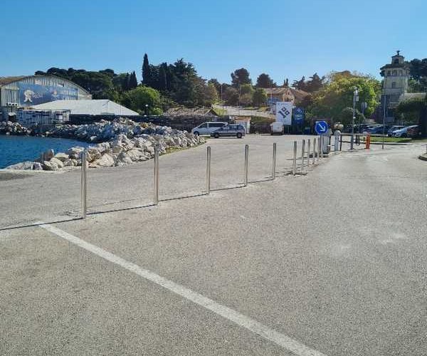 SOSTITUZIONE DEI PALETTI FATISCENTI