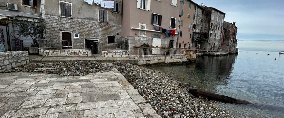 UREĐENJE PLAŽICE NA GRADSKOJ TRŽNICI