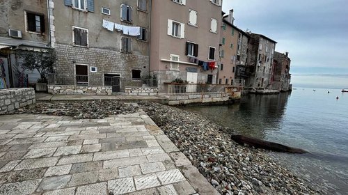 UREĐENJE PLAŽICE NA GRADSKOJ TRŽNICI