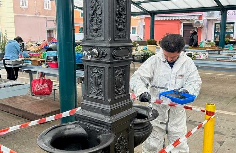 LIČENJE JAVNE SLAVINE