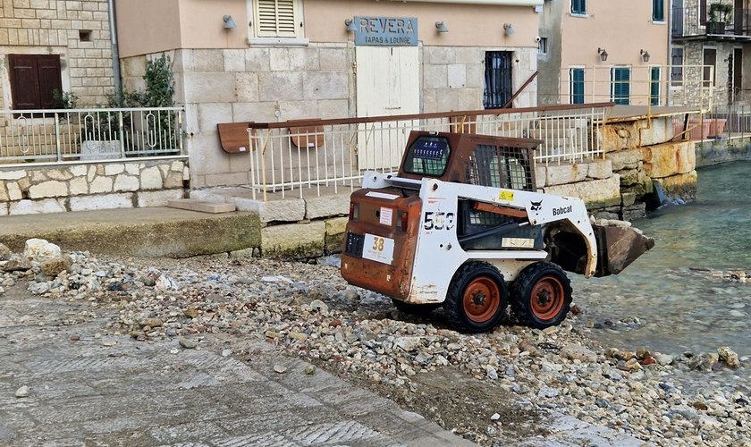 UREĐENJE PLAŽICE NA GRADSKOJ TRŽNICI