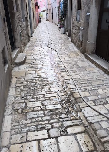 Čišćenje i pranje ulica i trgova