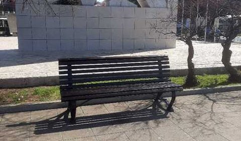 VERNICIATURA DELLE PANCHINE