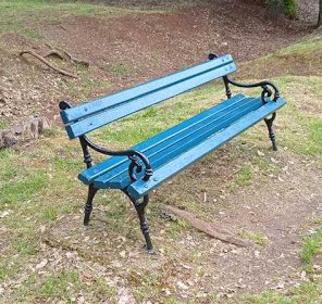 VERNICIATURA DELLE PANCHINE A PUNTA CORRENTE