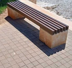 VERNICIATURA DELLE PANCHINE A VAL DE LESSO